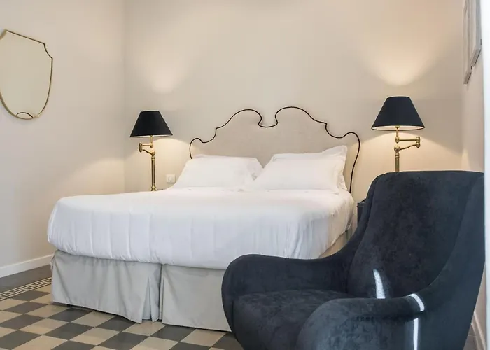 Dimora Minima Bed & Breakfast 4*