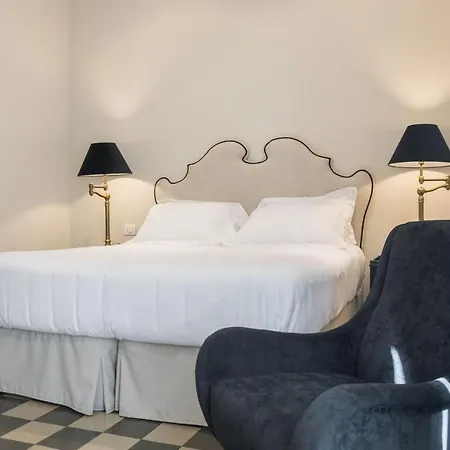 Dimora Minima Bed & Breakfast 4*