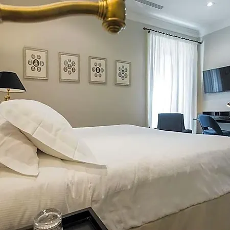 Dimora Minima Bed & Breakfast 4*