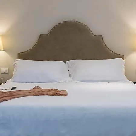 Dimora Minima לינה וארוחת בוקר 4*