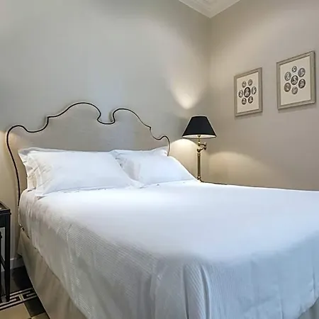 Dimora Minima Bed and breakfast 4*
